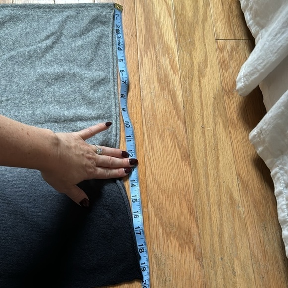 Peck & Peck Luxury Cashmere Poncho/Wrap Black/Gray - Picture 5 of 6